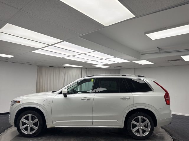 2016 Volvo XC90 Hybrid T8 Momentum