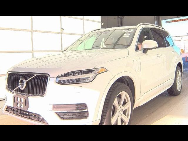 2016 Volvo XC90 Hybrid T8 Momentum