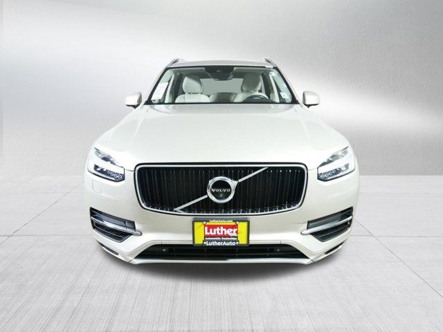 2016 Volvo XC90 Hybrid T8 Momentum