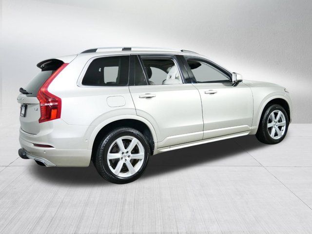 2016 Volvo XC90 Hybrid T8 Momentum