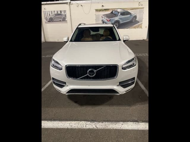 2016 Volvo XC90 Hybrid T8 Momentum