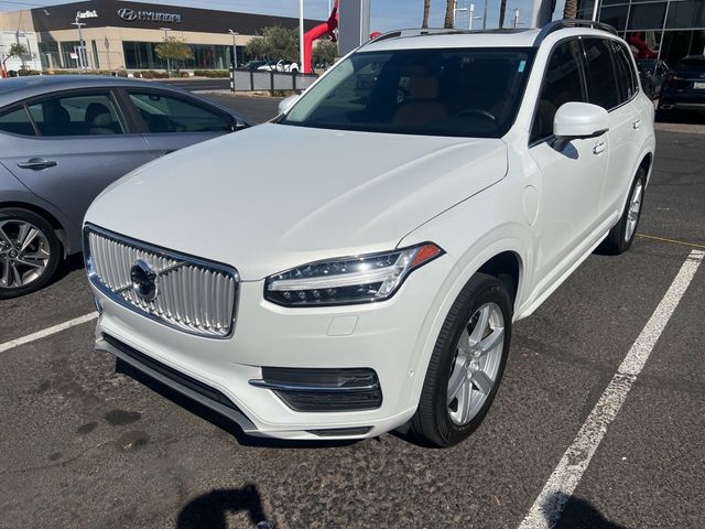 2016 Volvo XC90 Hybrid T8 Momentum