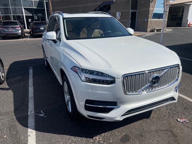 2016 Volvo XC90 Hybrid T8 Momentum