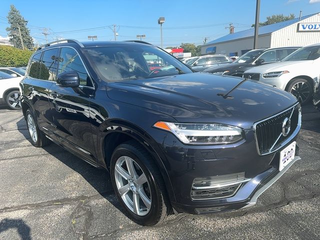 2016 Volvo XC90 Hybrid T8 Momentum