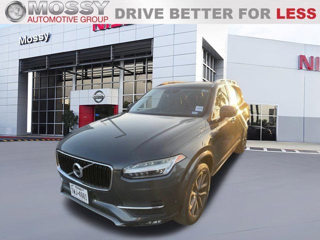 2016 Volvo XC90 T6 Momentum