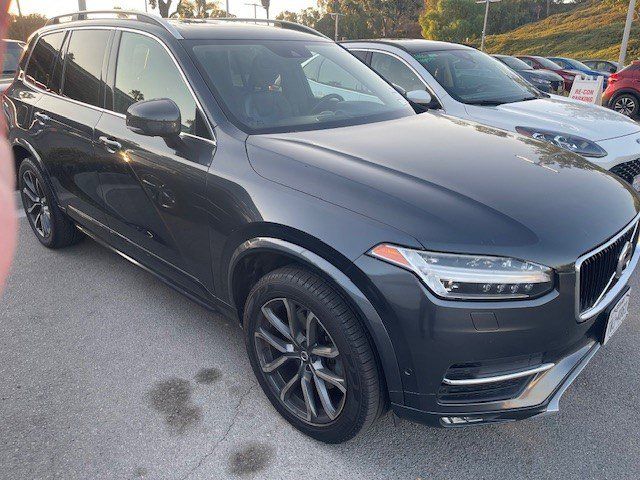 2016 Volvo XC90 T6 Momentum