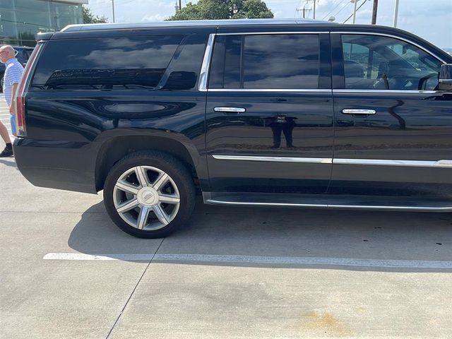 2016 Cadillac Escalade ESV Luxury Collection