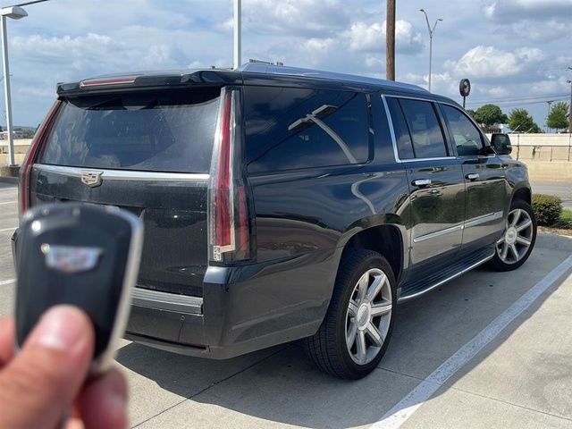 2016 Cadillac Escalade ESV Luxury Collection