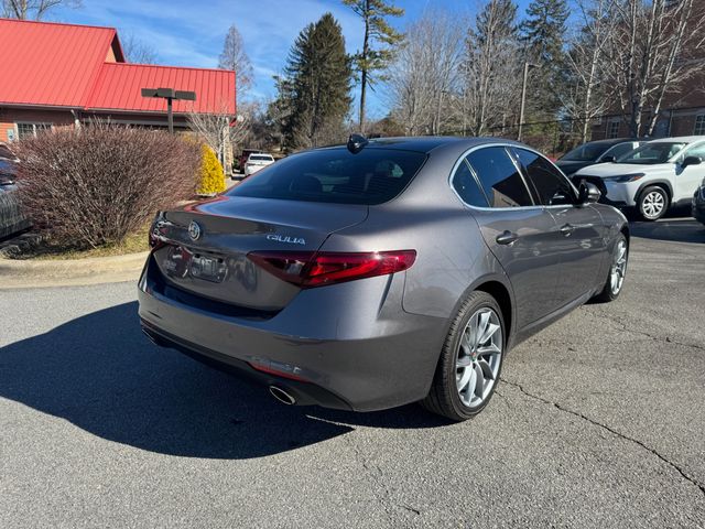 2017 Alfa Romeo Giulia Base