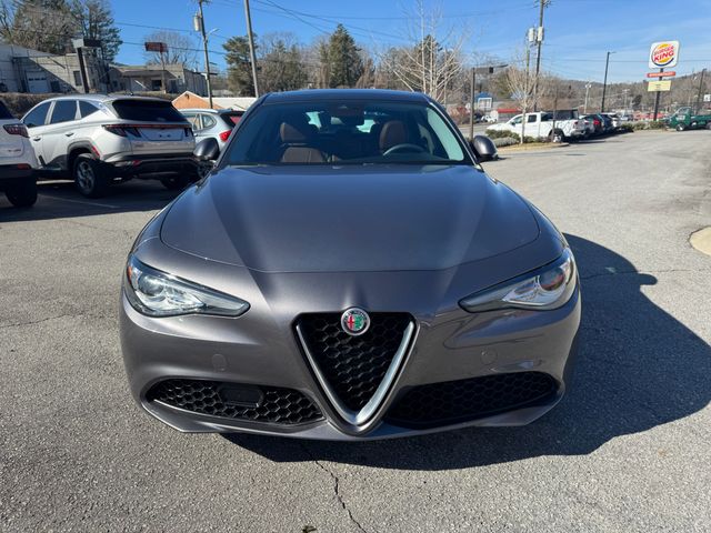 2017 Alfa Romeo Giulia Base