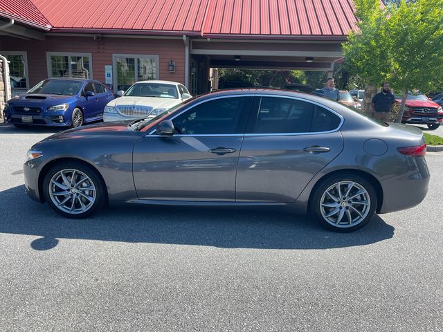 2017 Alfa Romeo Giulia Base