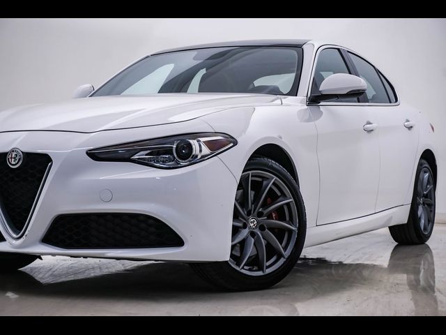 2017 Alfa Romeo Giulia Base