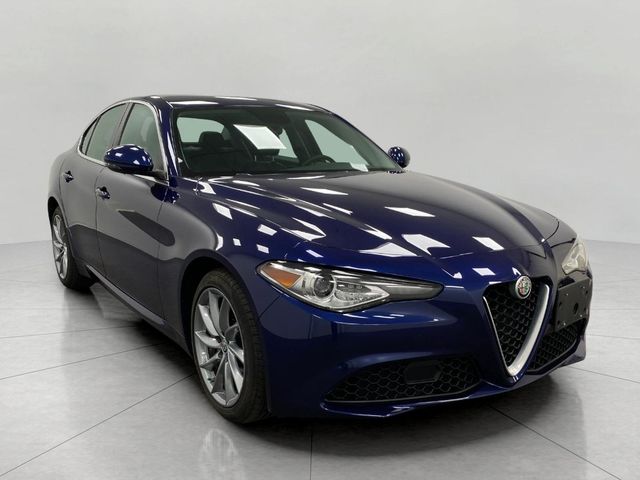 2017 Alfa Romeo Giulia Base