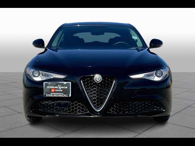 2017 Alfa Romeo Giulia Base