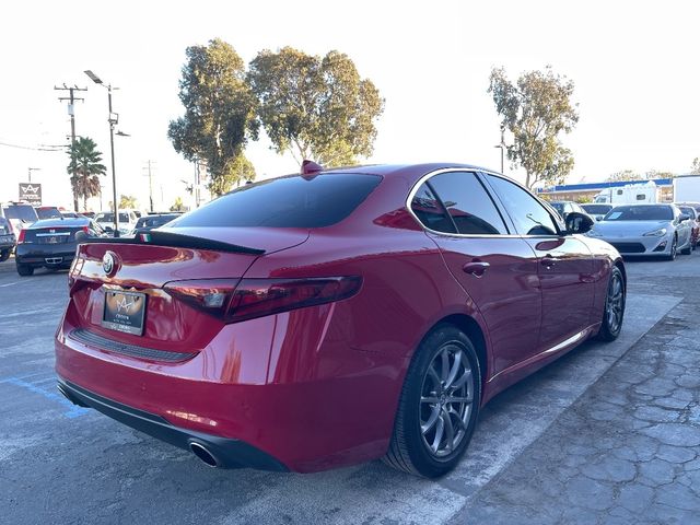 2017 Alfa Romeo Giulia Base