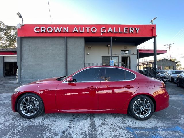 2017 Alfa Romeo Giulia Base