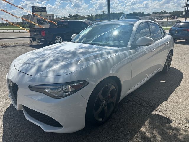 2017 Alfa Romeo Giulia Base