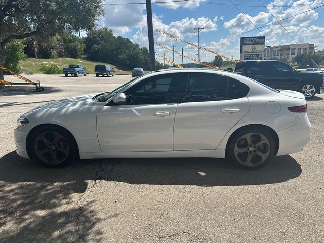 2017 Alfa Romeo Giulia Base