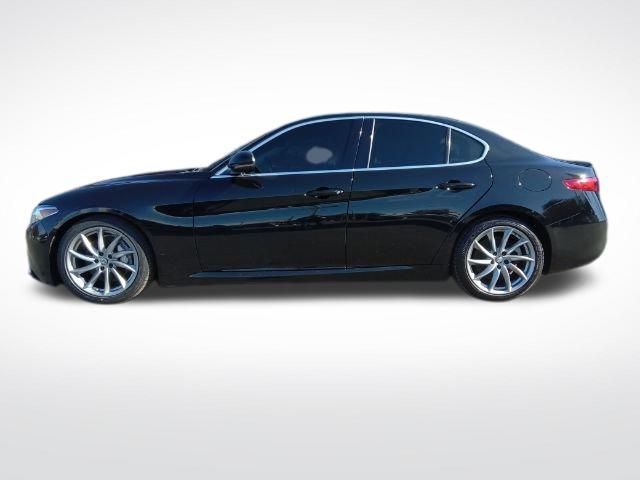 2017 Alfa Romeo Giulia Base