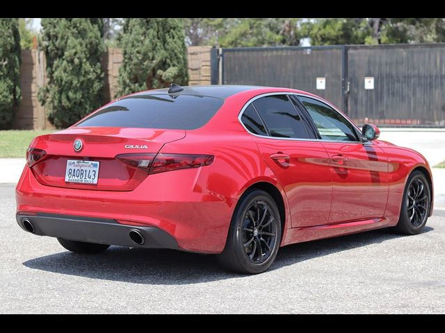 2017 Alfa Romeo Giulia Base