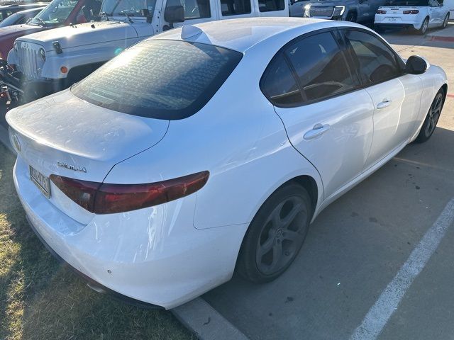 2017 Alfa Romeo Giulia Base