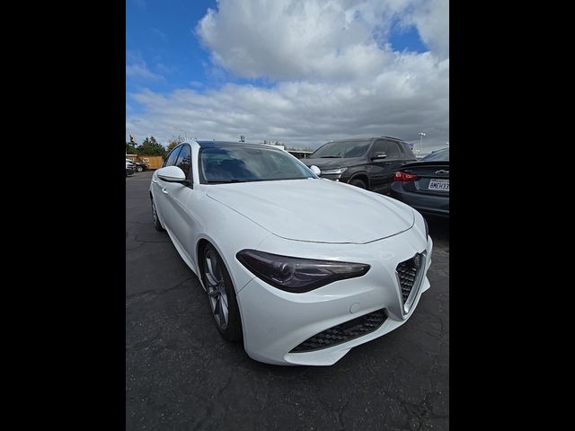 2017 Alfa Romeo Giulia Base