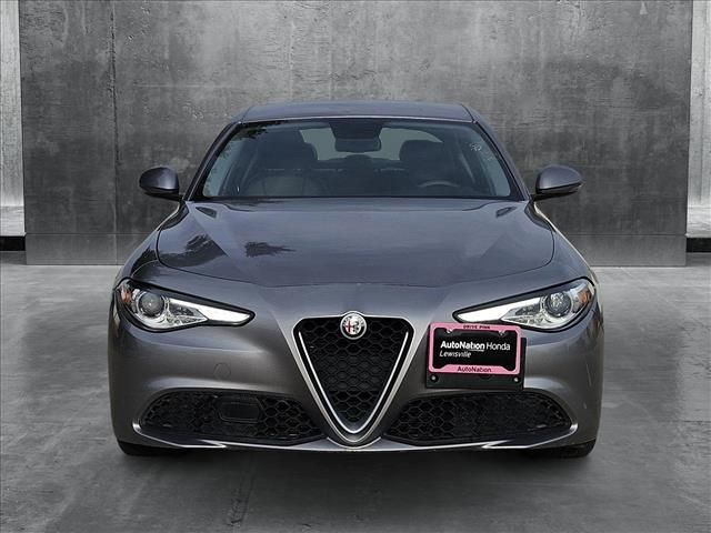 2017 Alfa Romeo Giulia Base