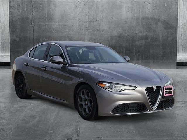 2017 Alfa Romeo Giulia Base