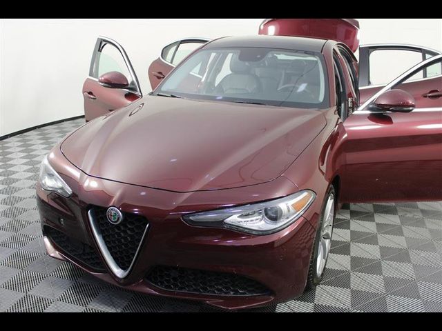 2017 Alfa Romeo Giulia Base