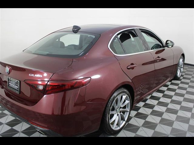 2017 Alfa Romeo Giulia Base