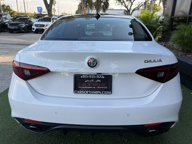 2017 Alfa Romeo Giulia Base