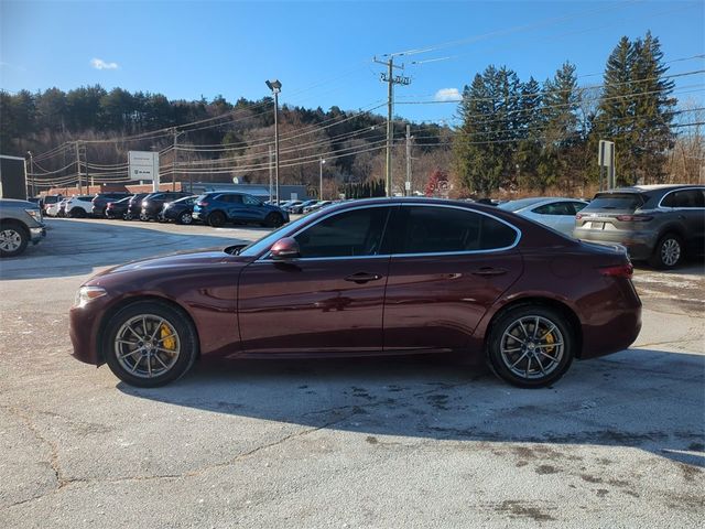 2017 Alfa Romeo Giulia Base