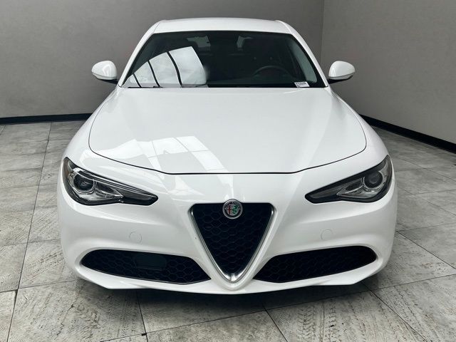 2017 Alfa Romeo Giulia Base