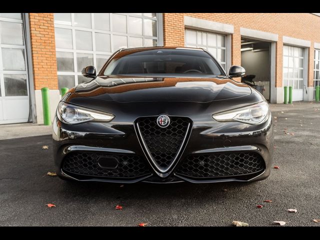 2017 Alfa Romeo Giulia Base