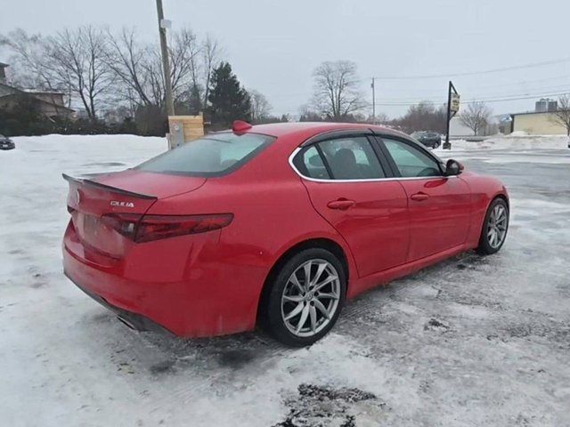 2017 Alfa Romeo Giulia Base