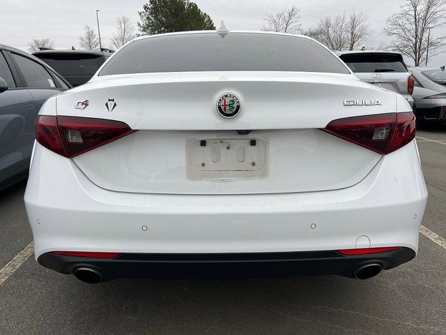 2017 Alfa Romeo Giulia Base