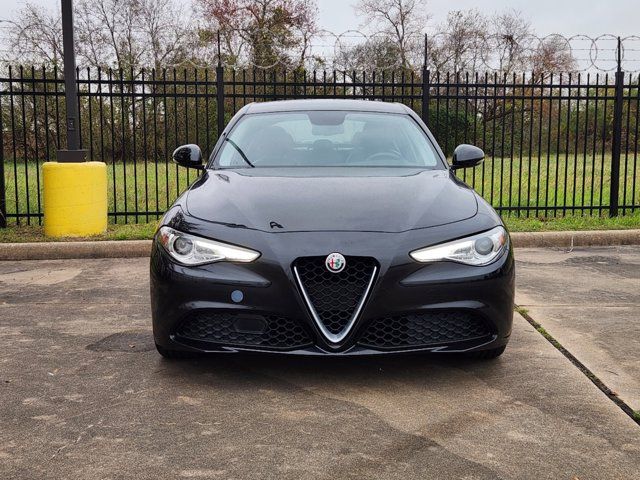 2017 Alfa Romeo Giulia Base