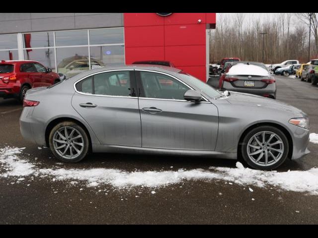 2017 Alfa Romeo Giulia Base