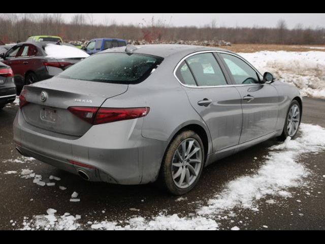 2017 Alfa Romeo Giulia Base