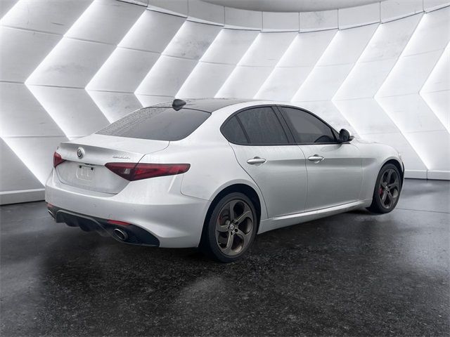 2017 Alfa Romeo Giulia Base