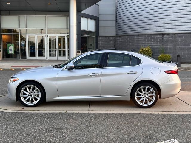 2017 Alfa Romeo Giulia Base