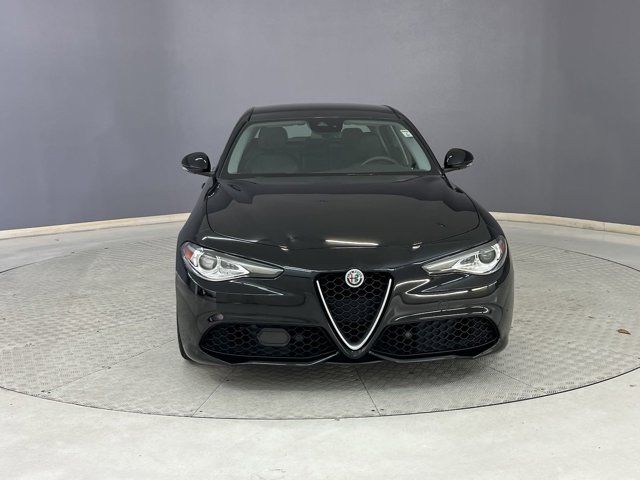 2017 Alfa Romeo Giulia Base