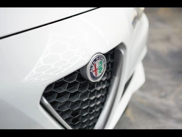 2017 Alfa Romeo Giulia Base