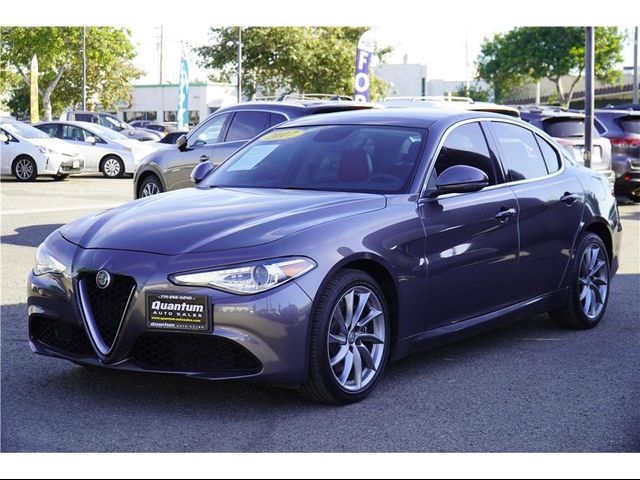 2017 Alfa Romeo Giulia Base