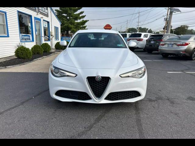 2017 Alfa Romeo Giulia Base