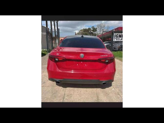 2017 Alfa Romeo Giulia Base