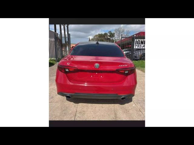 2017 Alfa Romeo Giulia Base