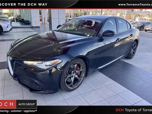 2017 Alfa Romeo Giulia Ti