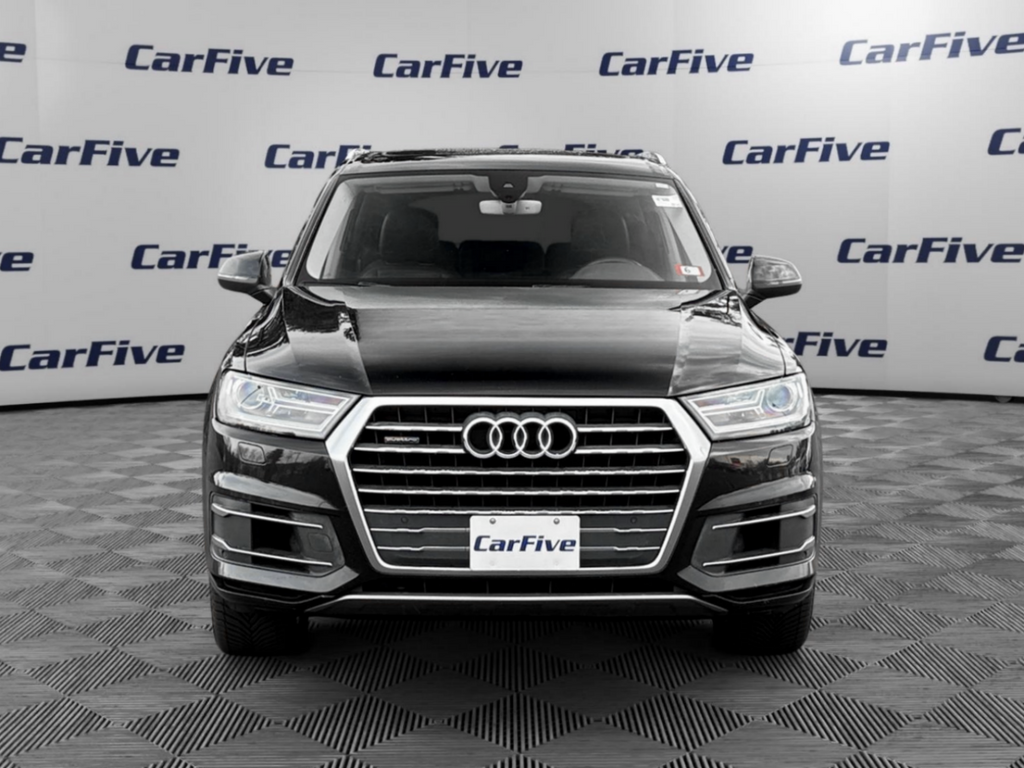 Vehicle image 4 of 32