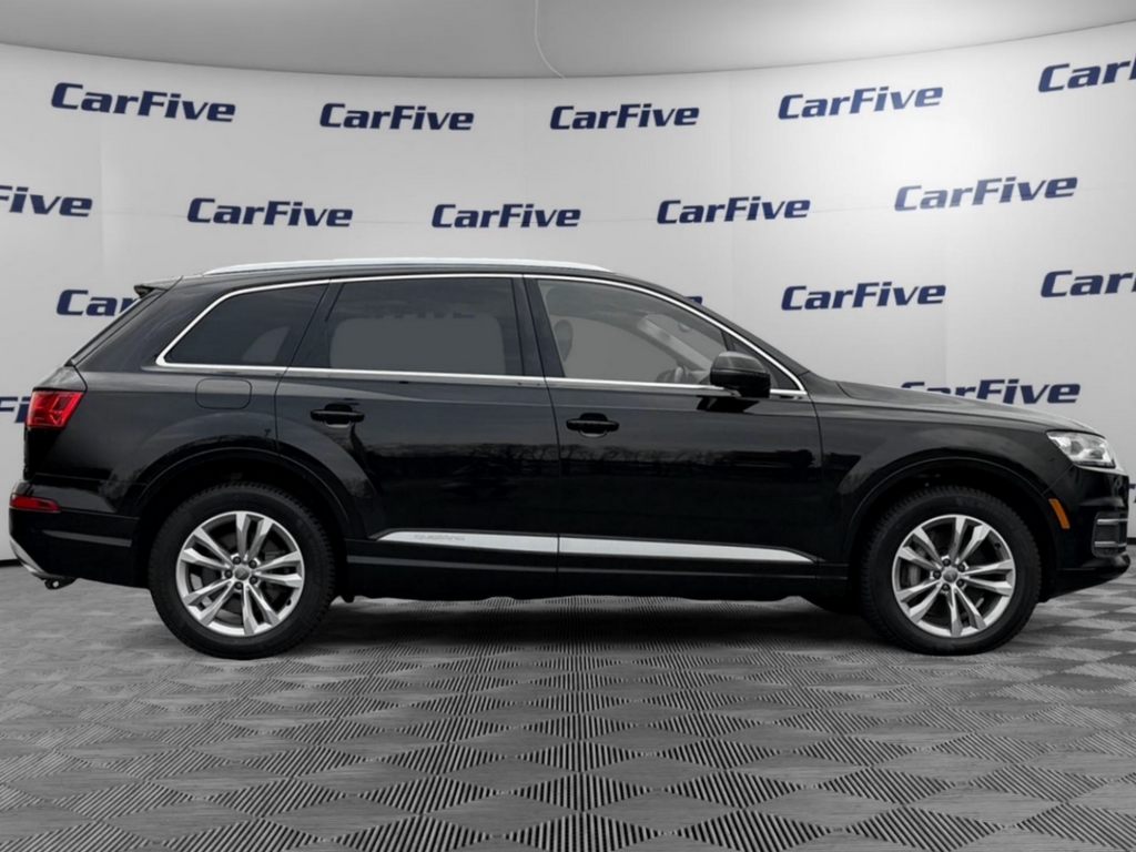 Vehicle image 7 of 32